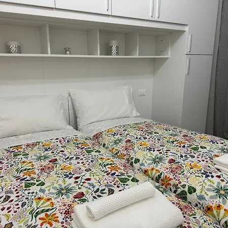 Florence Apt フィレンツェ