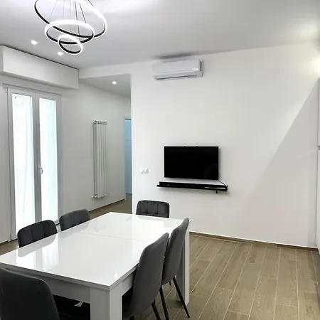 Florence Apt