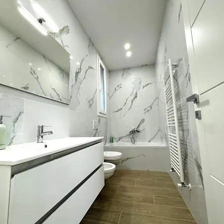 アパート Florence Apt *