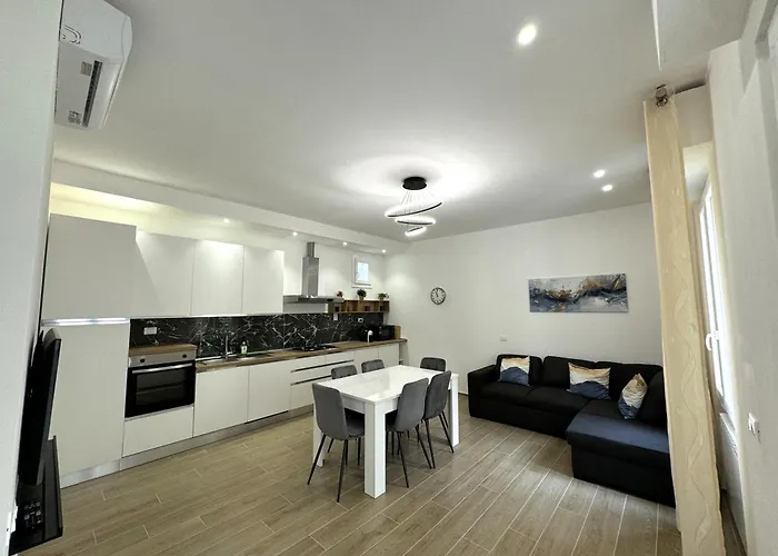 Florence Apt