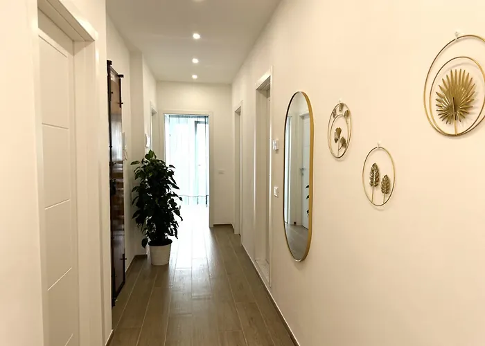 Florence Apt شقة *